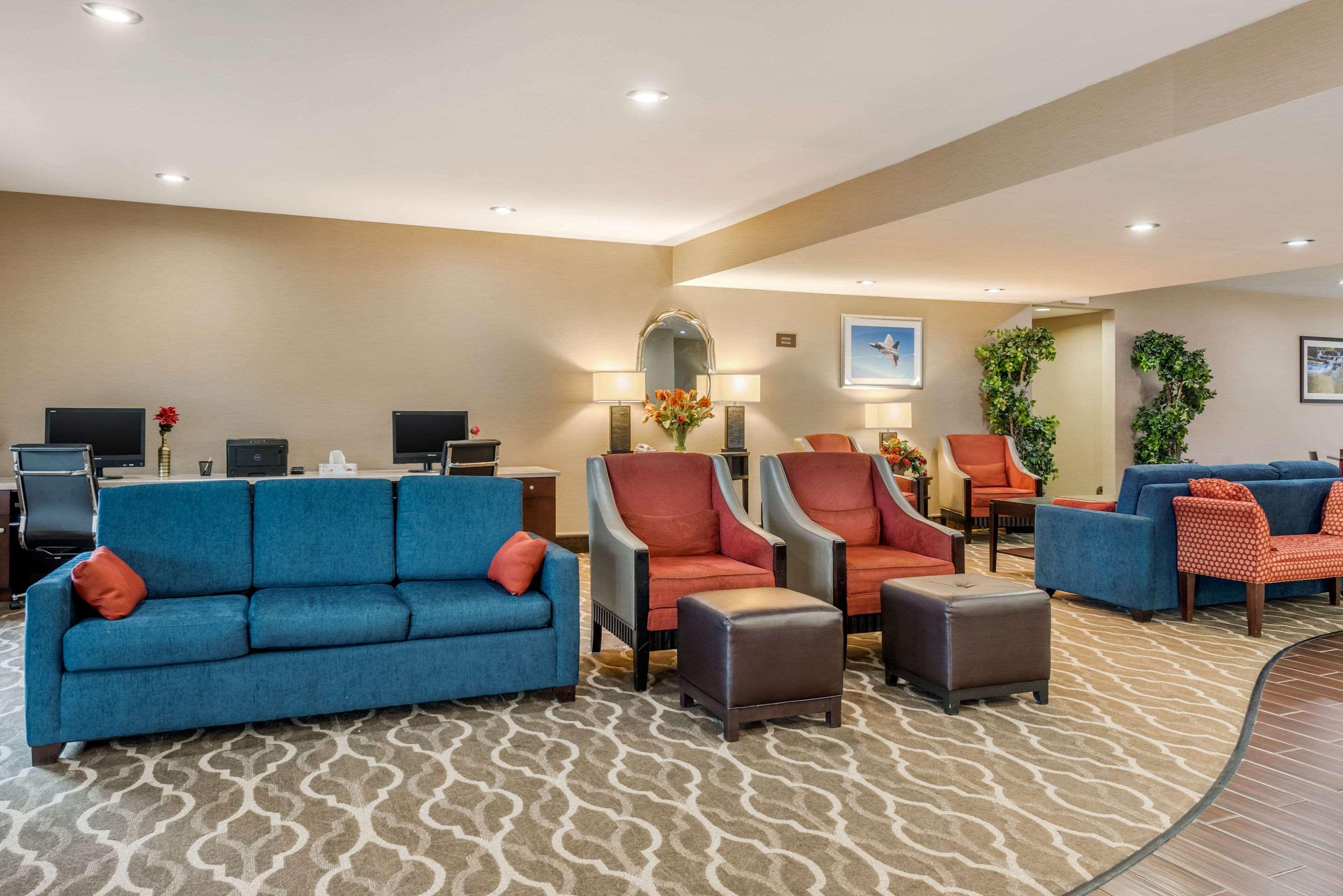 Comfort Suites Dayton-Wright Patterson Екстер'єр фото