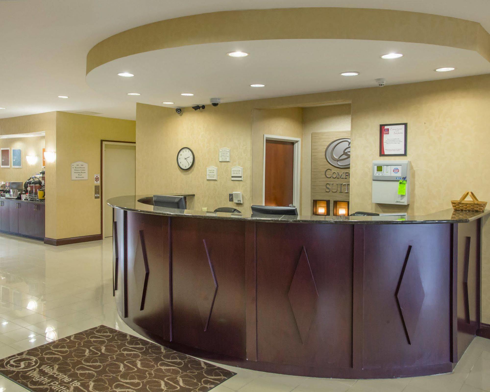 Comfort Suites Dayton-Wright Patterson Екстер'єр фото